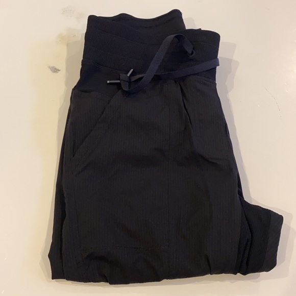 Lululemon Street to Studio Pant II Sz 4 in Black (2nd release) - Picture 5 of 6